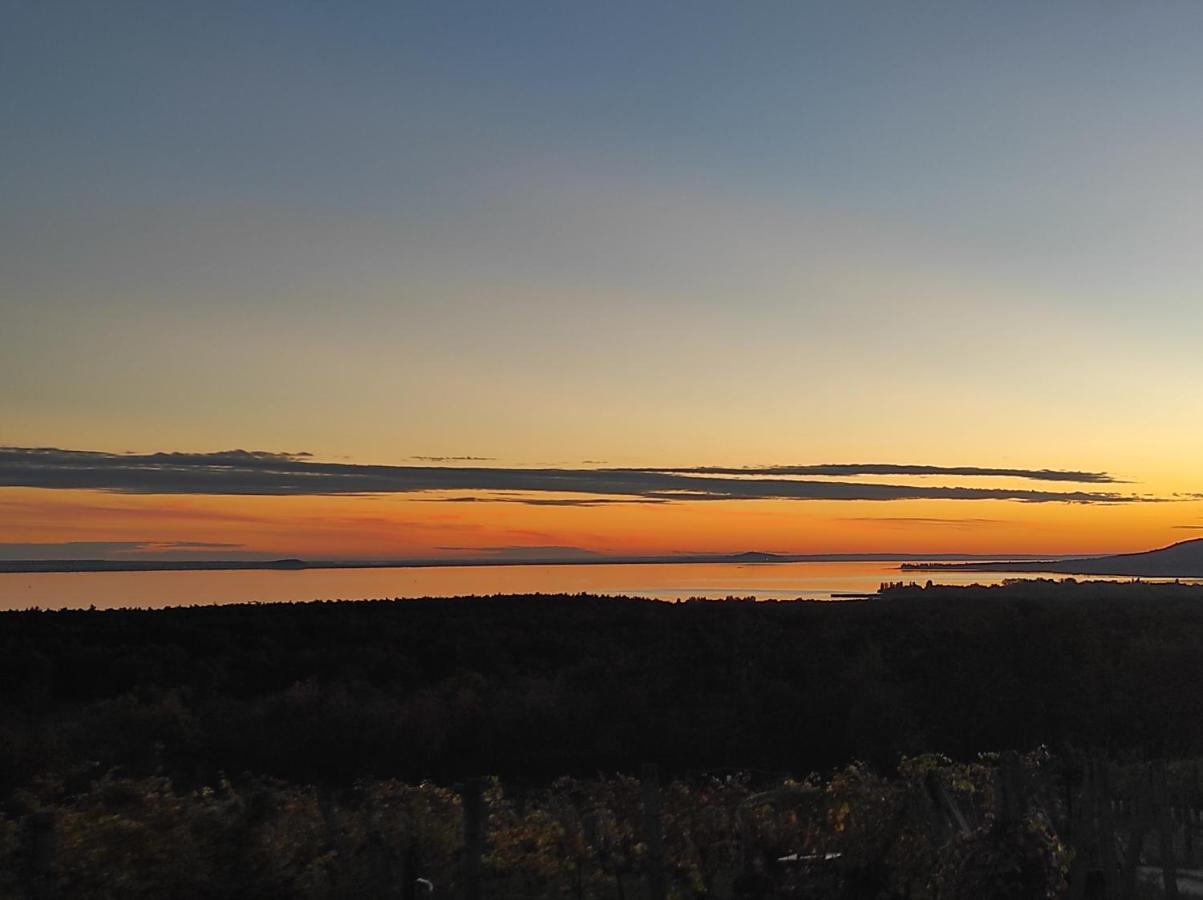 Napraszallas Vendeghaz Balatonakali Exteriér fotografie